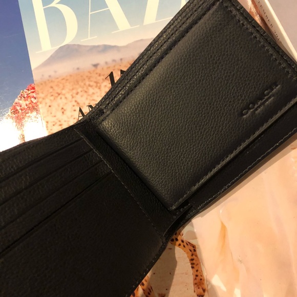 ❌SOLD❌ Coach Compact ID Wallet In Varsity Blue - Picture 3 of 7